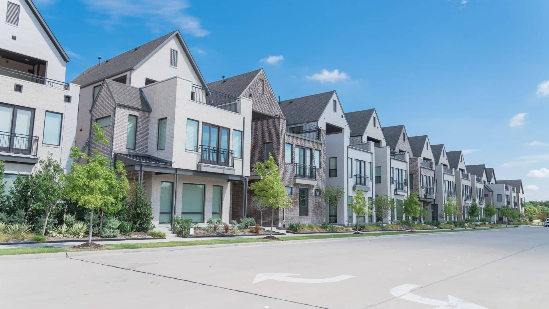 Row of modern townhomes in DFW – keep your low rate with subject-to deals, sell house fast for cash, no new loan needed
